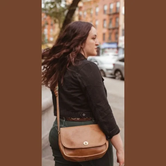 Tan faux leather crossbody bag With Mirror And Coin Keychain Small Purse NEW - Picture 10 of 10